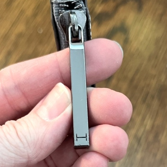 NWOT HALSTON Silver Textured Pepple Leather Zip Pouch - Picture 4 of 5